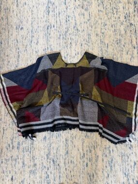 Geometric Pattern Multicolor Poncho with Belt Holes